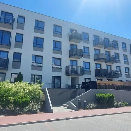 Cozy With Balcony 20 Minutes From Warsaw By Renters Apartmán