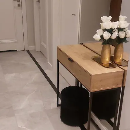 Cozy With Balcony 20 Minutes From Warsaw By Renters Apartmán Ozarów Mazowiecki