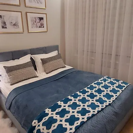 Cozy Apartment With Balcony 20 Minutes From Warsaw By Noclegi Renters