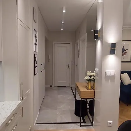 Cozy With Balcony 20 Minutes From Warsaw By Renters Apartmán Ozarów Mazowiecki