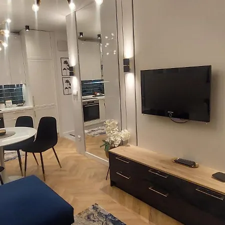 Cozy With Balcony 20 Minutes From Warsaw By Renters *