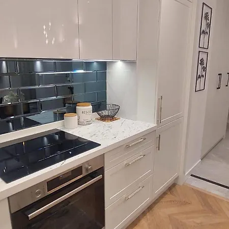 Cozy With Balcony 20 Minutes From Warsaw By Renters *