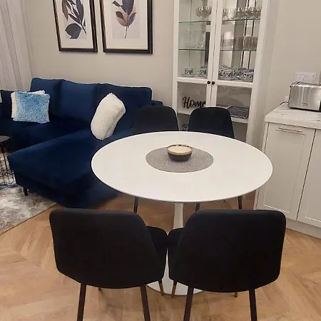Cozy Apartment With Balcony 20 Minutes From Warsaw By Noclegi Renters * Ozarow Mazowiecki